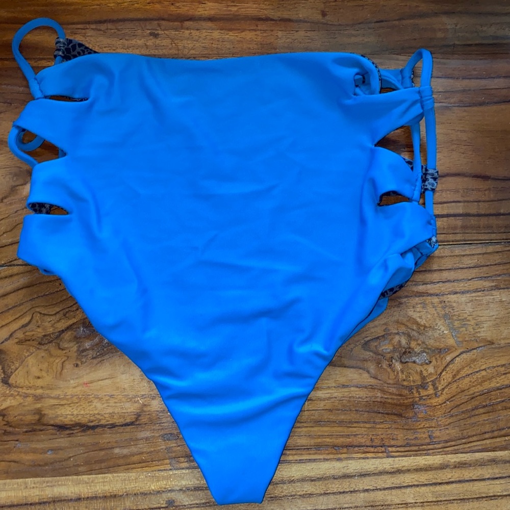 Acacia Swim Bottoms blue- size medium